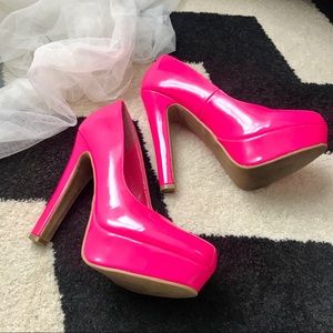 HOT PINK Platform Pumps!!